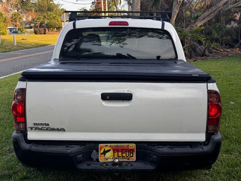 Used 2014 Toyota Tacoma 2WD Double Cab image 9