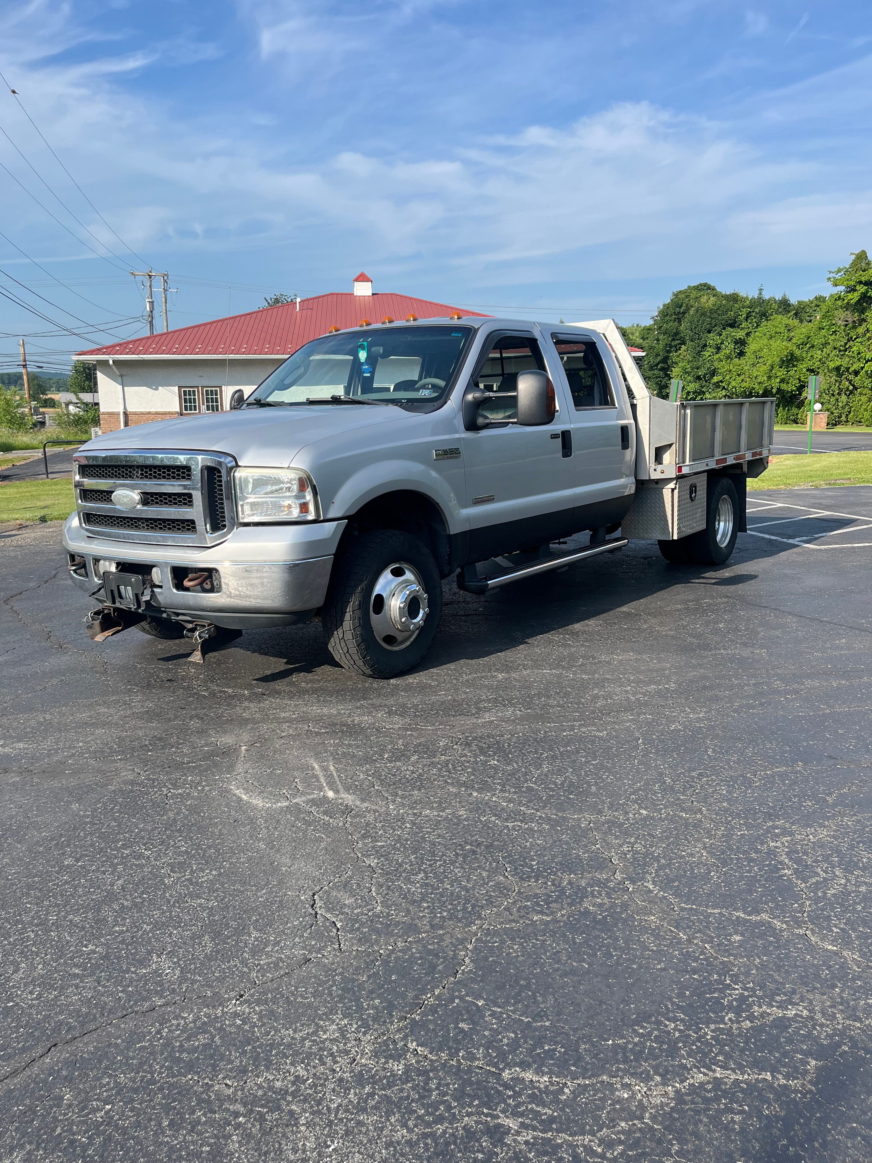 Used 2005 Ford F350 XLT AWD/4WD image 1