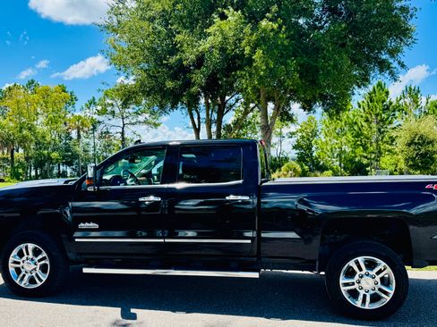 Used 2017 Chevrolet Silverado 2500 High Country w/ Duramax Plus Package AWD/4WD image 1