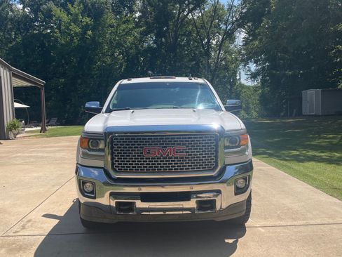 Used 2015 GMC Sierra 2500 SLT w/ Duramax Plus Package AWD/4WD image 13