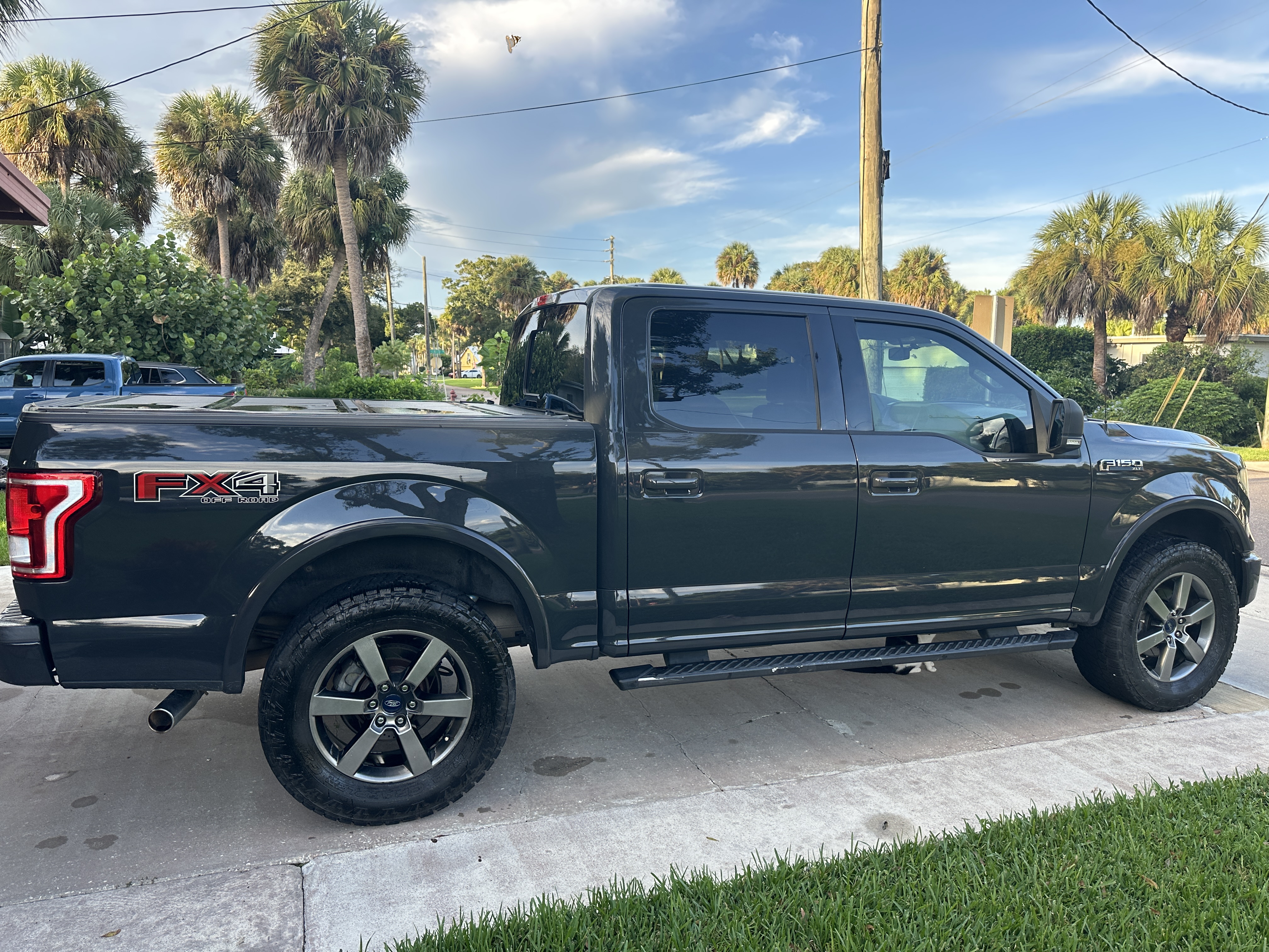 Used 2016 Ford F150 XLT w/ Equipment Group 302A Luxury AWD/4WD image 1
