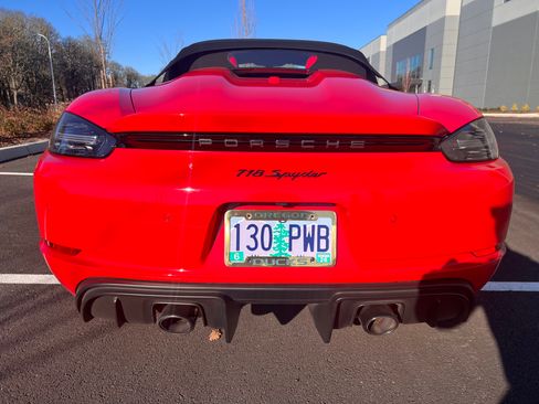 Used 2021 Porsche 718 Boxster Spyder image 13