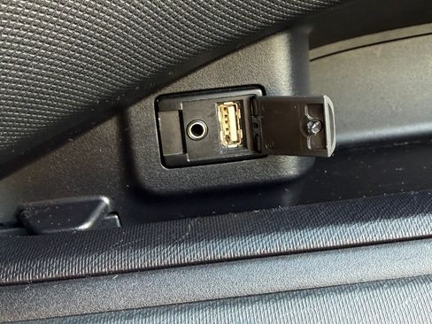 Used 2018 Toyota Prius C Three image 26