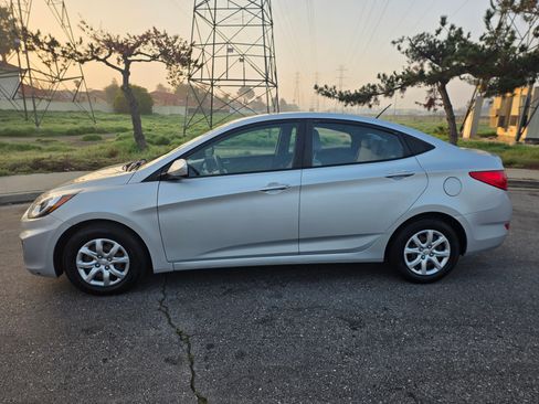 Used 2013 Hyundai Accent GLS image 4