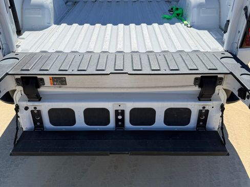 Used 2020 GMC Sierra 1500 SLT image 2