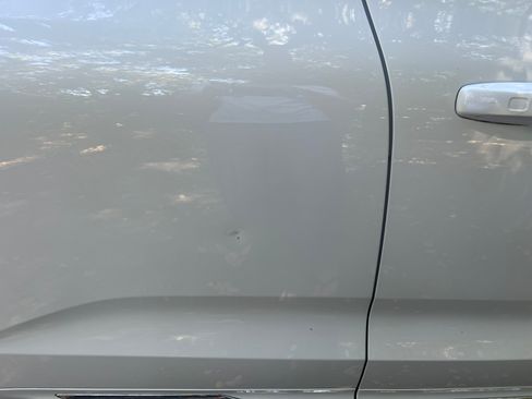 Used 2023 Volvo XC60 B5 Plus AWD/4WD image 15