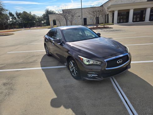 Used 2015 INFINITI Q50 Premium w/ Deluxe Touring Package image 2