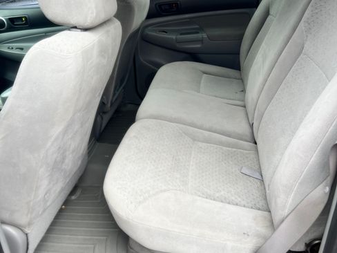 Used 2006 Toyota Tacoma PreRunner image 6