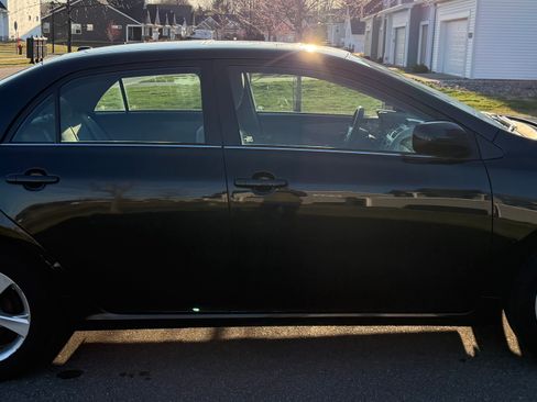 Used 2013 Toyota Corolla LE w/ Premium Pkg image 4