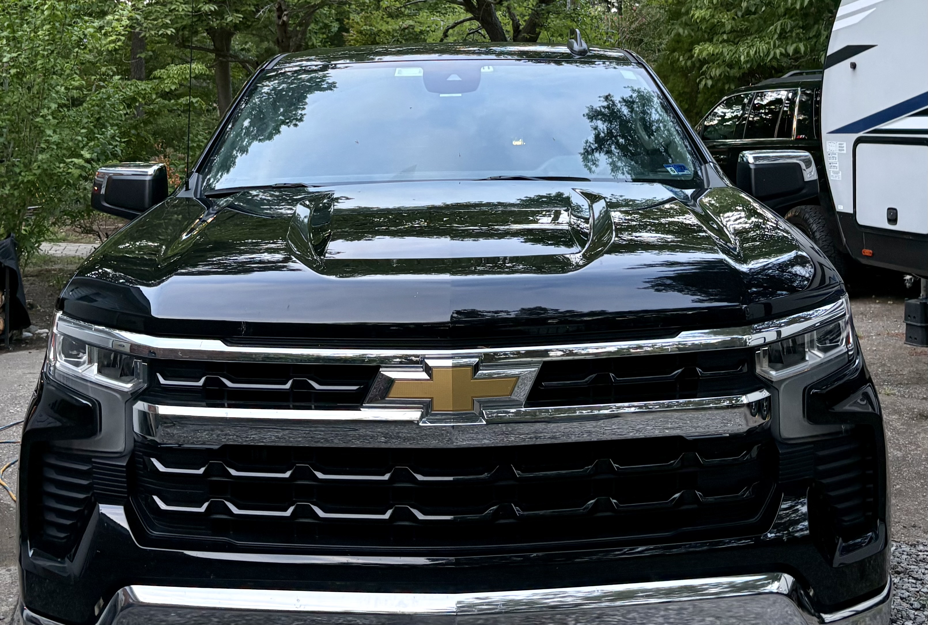 Used 2022 Chevrolet Silverado 1500 LT w/ Z71 Off-Road Package AWD/4WD image 6