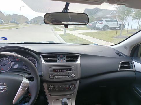 Used 2014 Nissan Sentra SV image 14