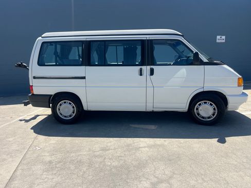 Used 1993 Volkswagen Eurovan MV FWD image 12