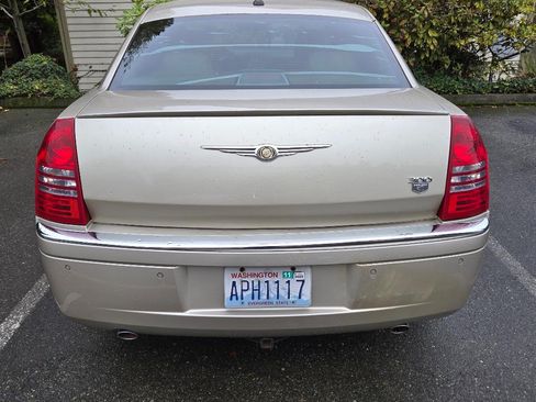 Used 2006 Chrysler 300 C w/ Navigation & Sound Group II image 6
