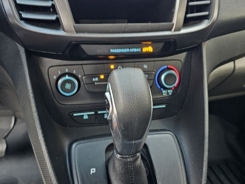 Used 2019 Ford Transit Connect XLT image 11