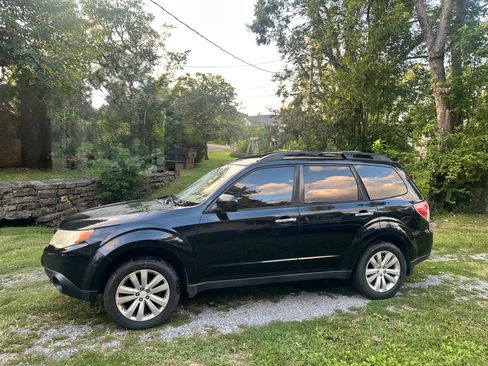 Used 2011 Subaru Forester 2.5X Limited AWD/4WD image 1