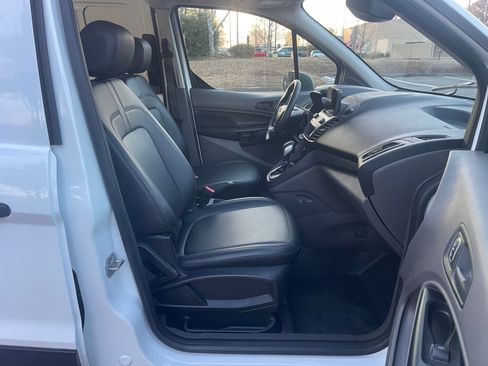 Used 2022 Ford Transit Connect XL image 9