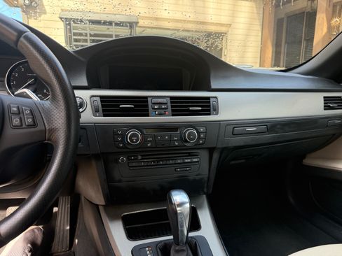 Used 2011 BMW 335i Convertible image 6