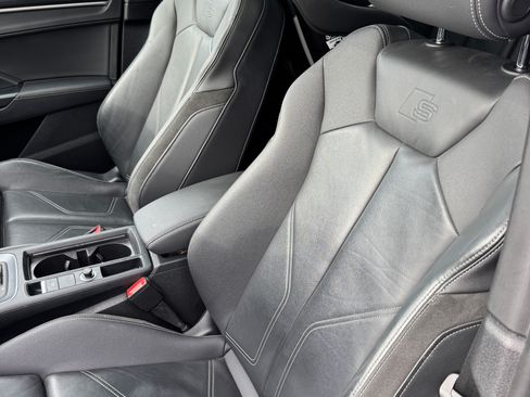 Used 2020 Audi Q3 2.0T Premium Plus w/ Premium Plus Package image 2