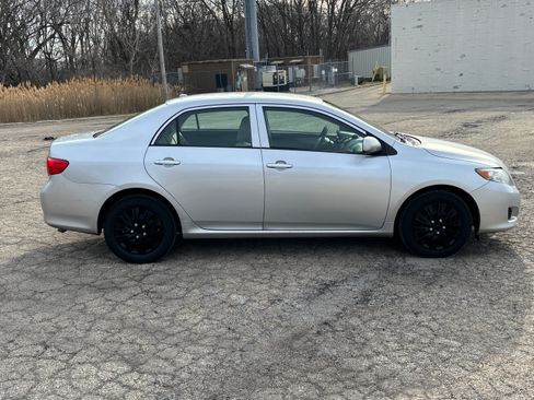 Used 2010 Toyota Corolla LE image 5