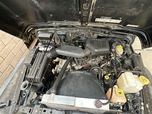 Used 1998 Jeep Wrangler SE image 13