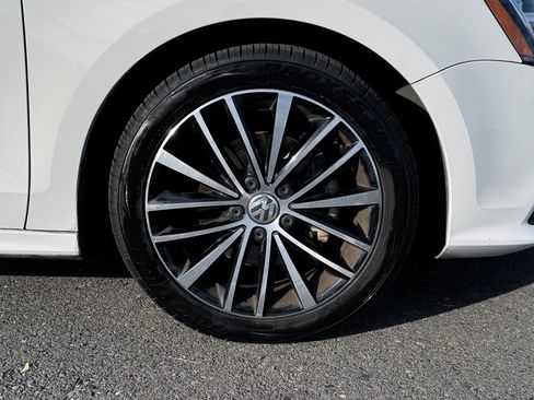 Used 2016 Volkswagen Jetta Sport w/ Lighting Package image 13