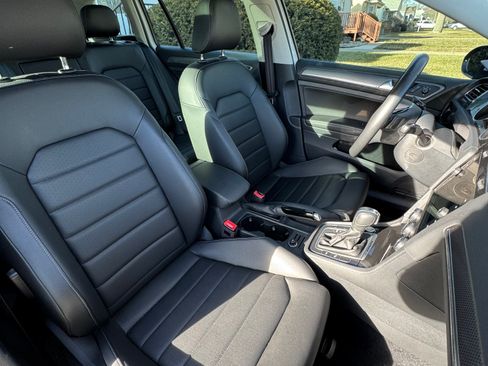 Used 2019 Volkswagen Golf Alltrack SEL image 17