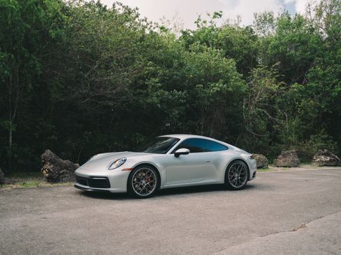 Used 2022 Porsche 911 Carrera S RWD image 6
