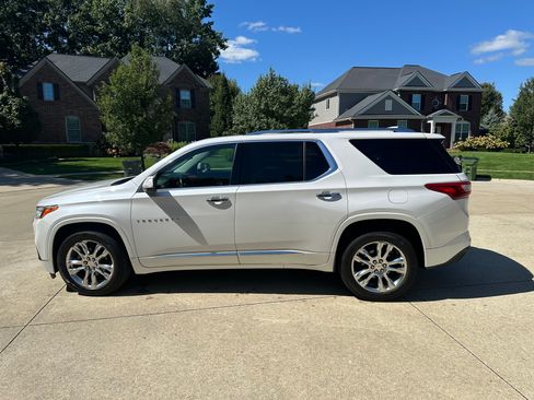 Used 2021 Chevrolet Traverse High Country w/ LPO, Floor Liner Package AWD/4WD image 1