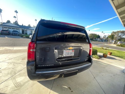 Used 2017 Chevrolet Suburban Premier image 6