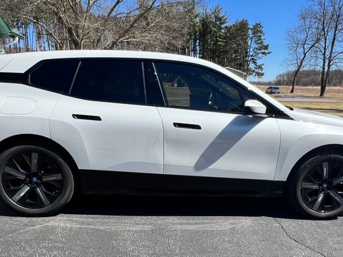 Used 2024 BMW iX xDrive50 w/ Sport Package image 4