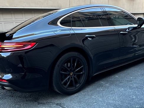 Used 2017 Porsche Panamera 4S image 19