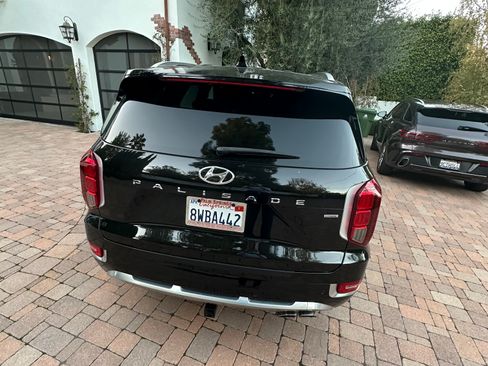 Used 2021 Hyundai Palisade Calligraphy w/ Winter Package image 5