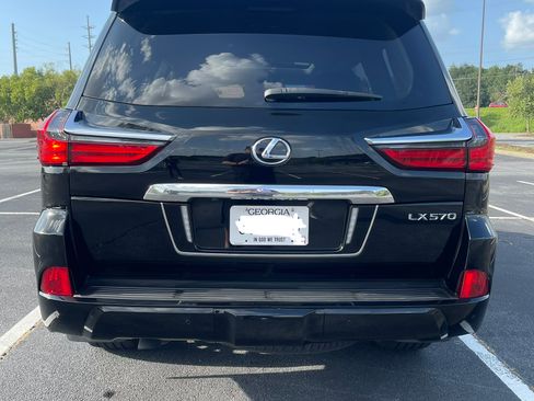 Used 2018 Lexus LX 570 4WD image 10