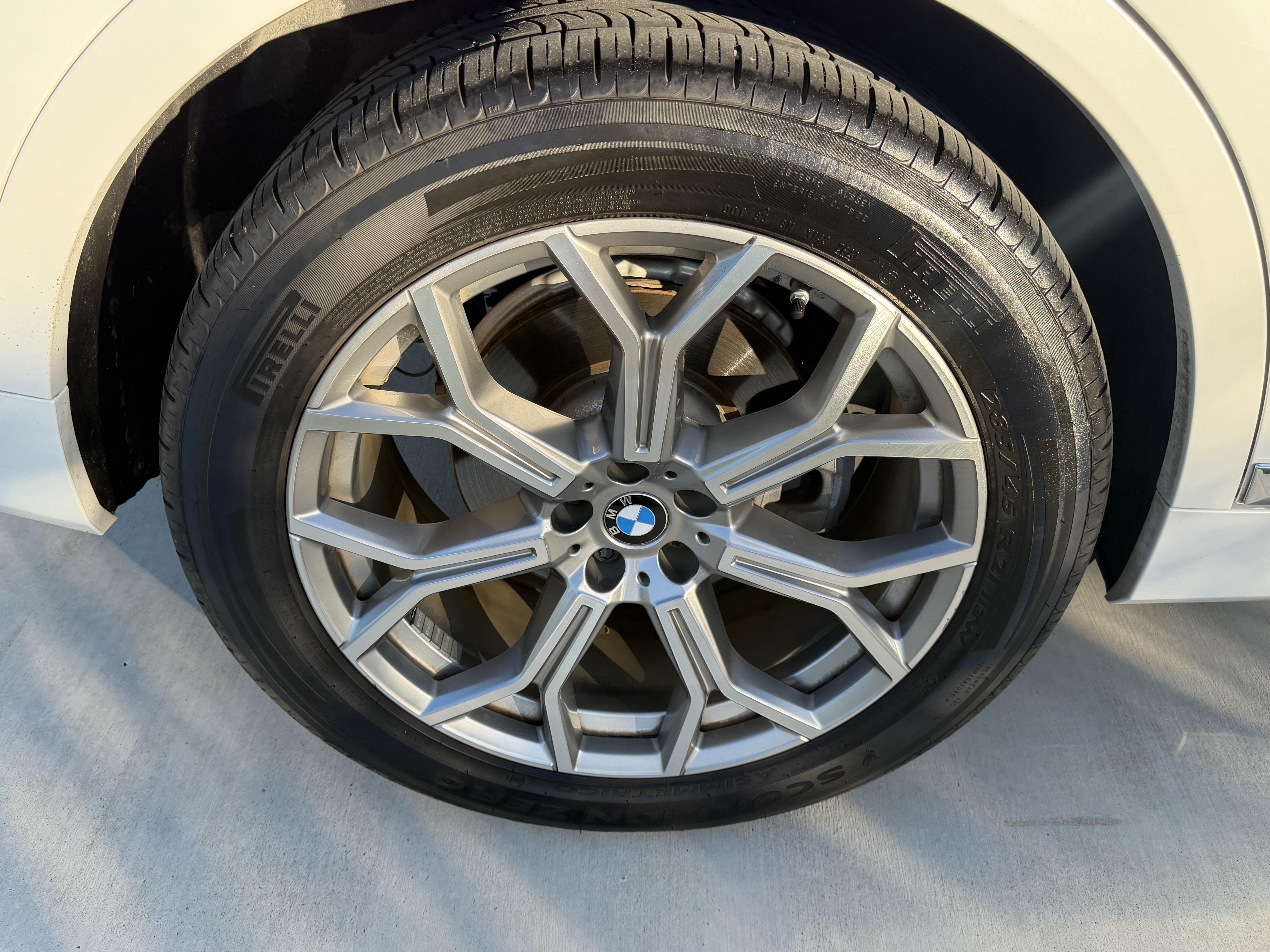 Used 2019 BMW X7 xDrive40i w/ Premium Package AWD/4WD image 9