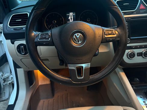Used 2013 Volkswagen Eos Executive FWD image 10