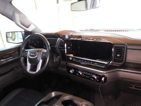 Used 2023 GMC Sierra 1500 SLE w/ Enhanced Capability Package image 17