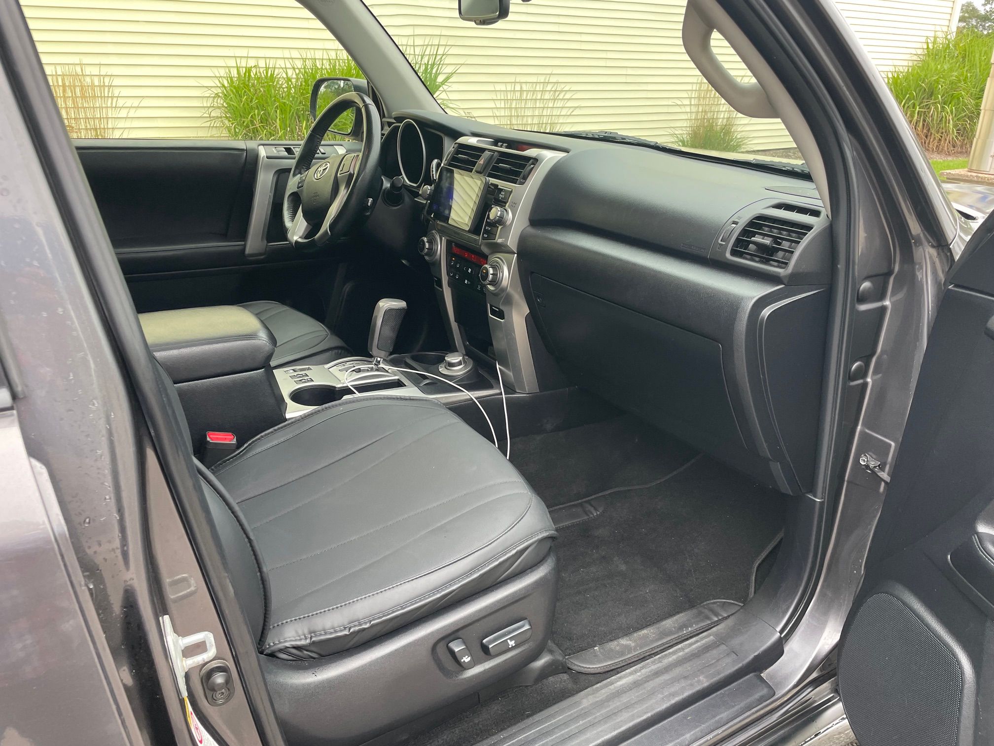 Used 2012 Toyota 4Runner Limited AWD/4WD image 12