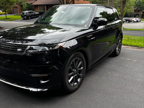 Used 2024 Land Rover Range Rover Sport Dynamic SE AWD/4WD image 6