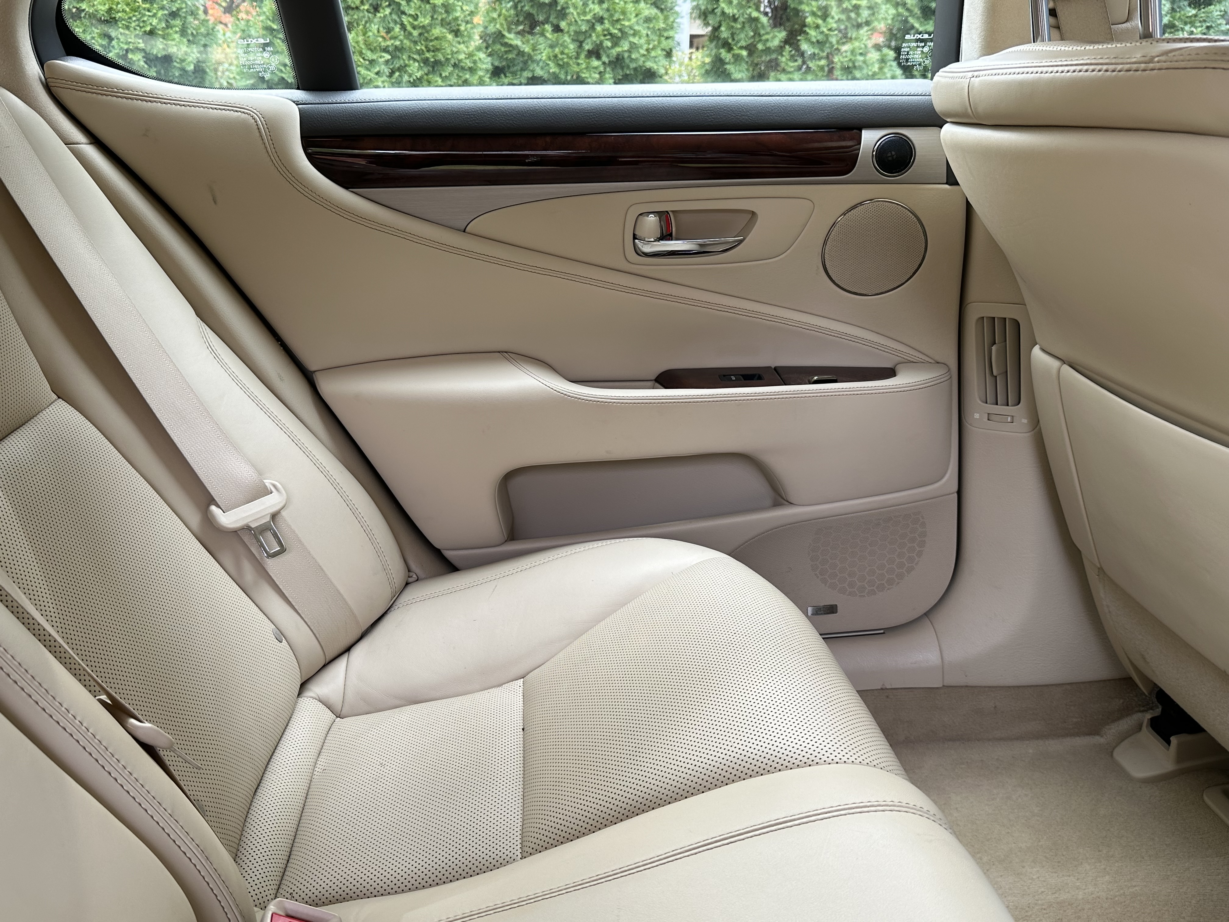 Used 2014 Lexus LS 460 AWD w/ Comfort Package image 13
