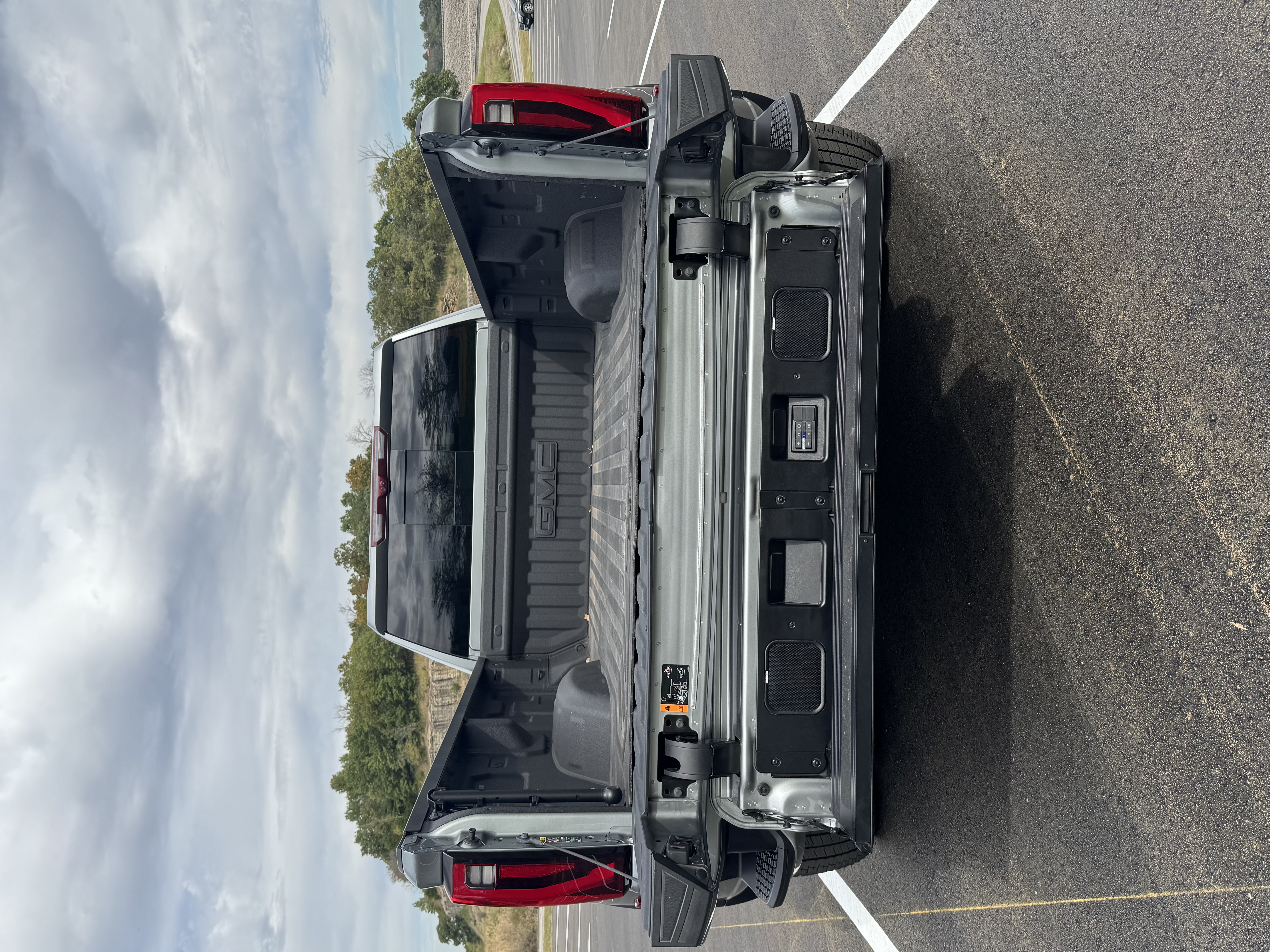 Used 2025 GMC Sierra 3500 Denali Ultimate AWD/4WD image 6