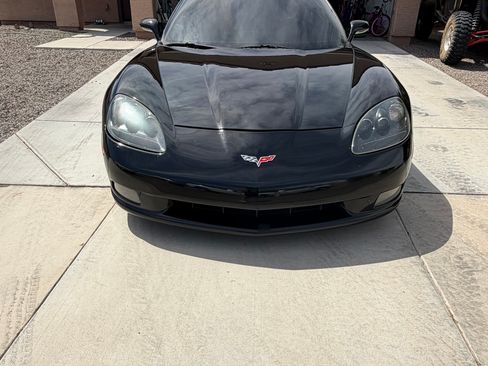 Used 2005 Chevrolet Corvette Coupe w/ Preferred Equipment Group RWD image 4