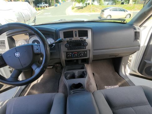 Used 2006 Dodge Dakota SLT image 10