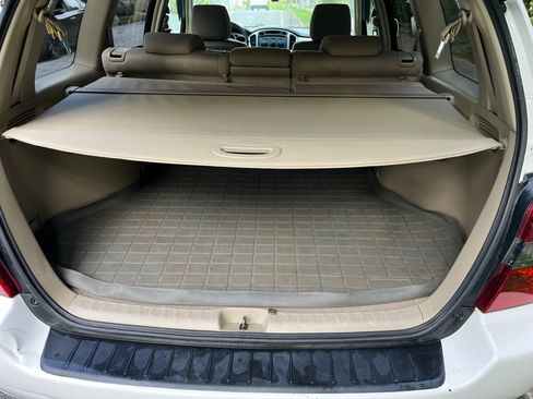 Used 2006 Toyota Highlander 4WD V6 w/ Preferred Pkg image 16