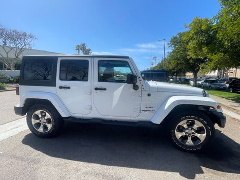 Used 2017 Jeep Wrangler Unlimited Sahara w/ Connectivity Group image 5