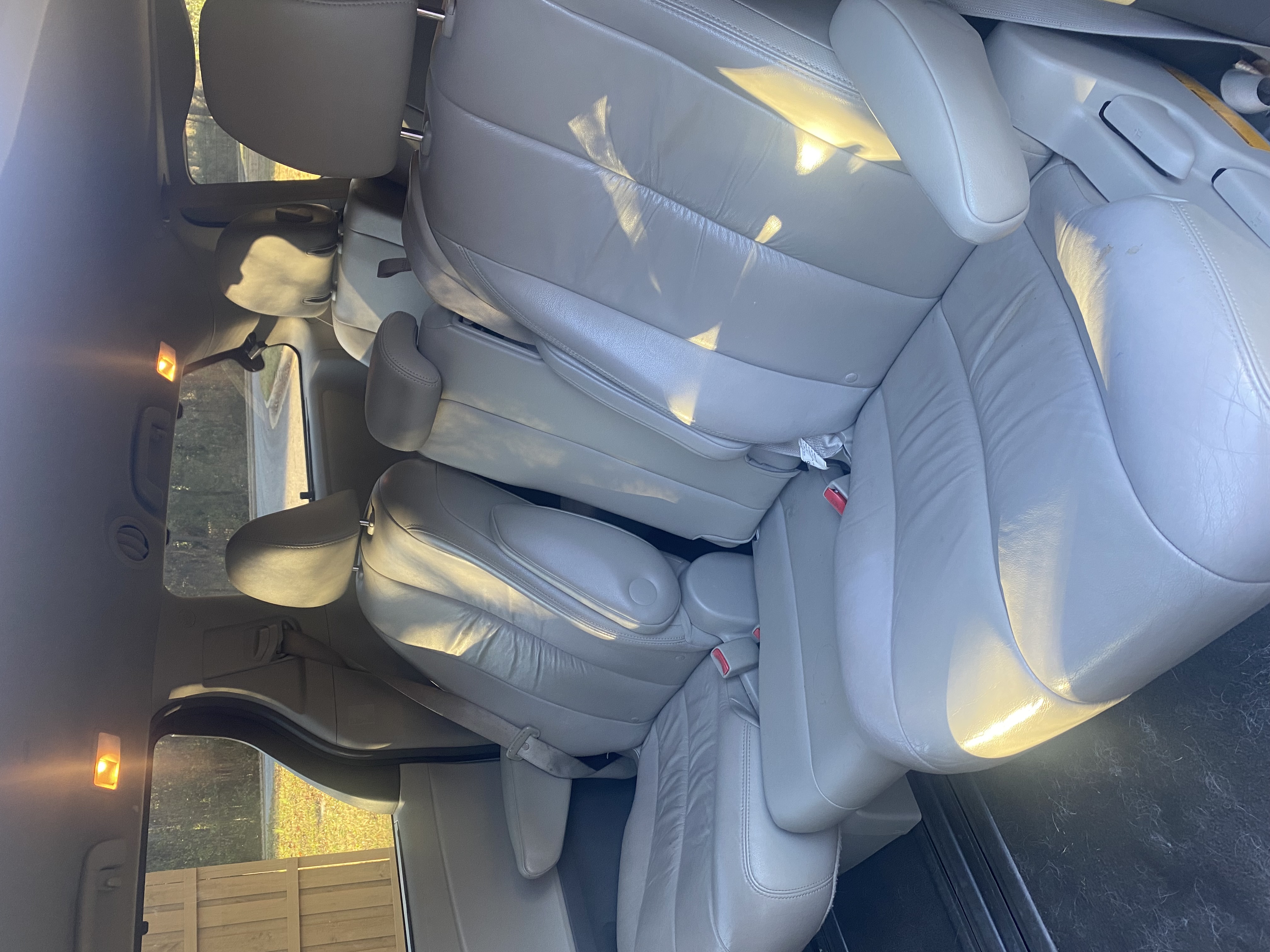 Used 2011 Toyota Sienna XLE FWD image 21