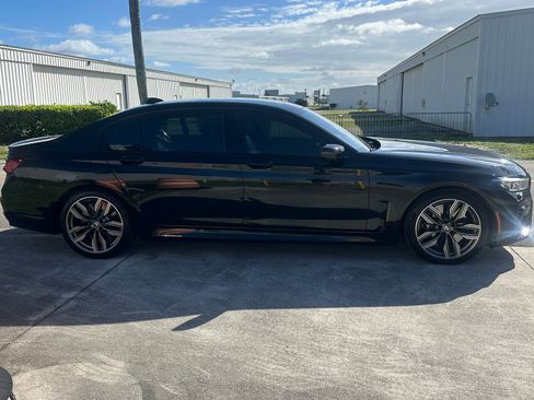 Used 2022 BMW M760i xDrive w/ Luxury Rear Seating Package image 2