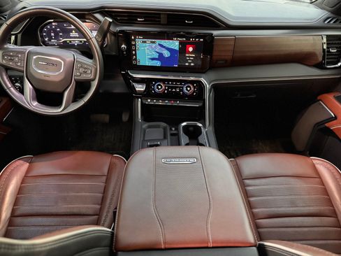 Used 2024 GMC Sierra 3500 Denali Ultimate image 10