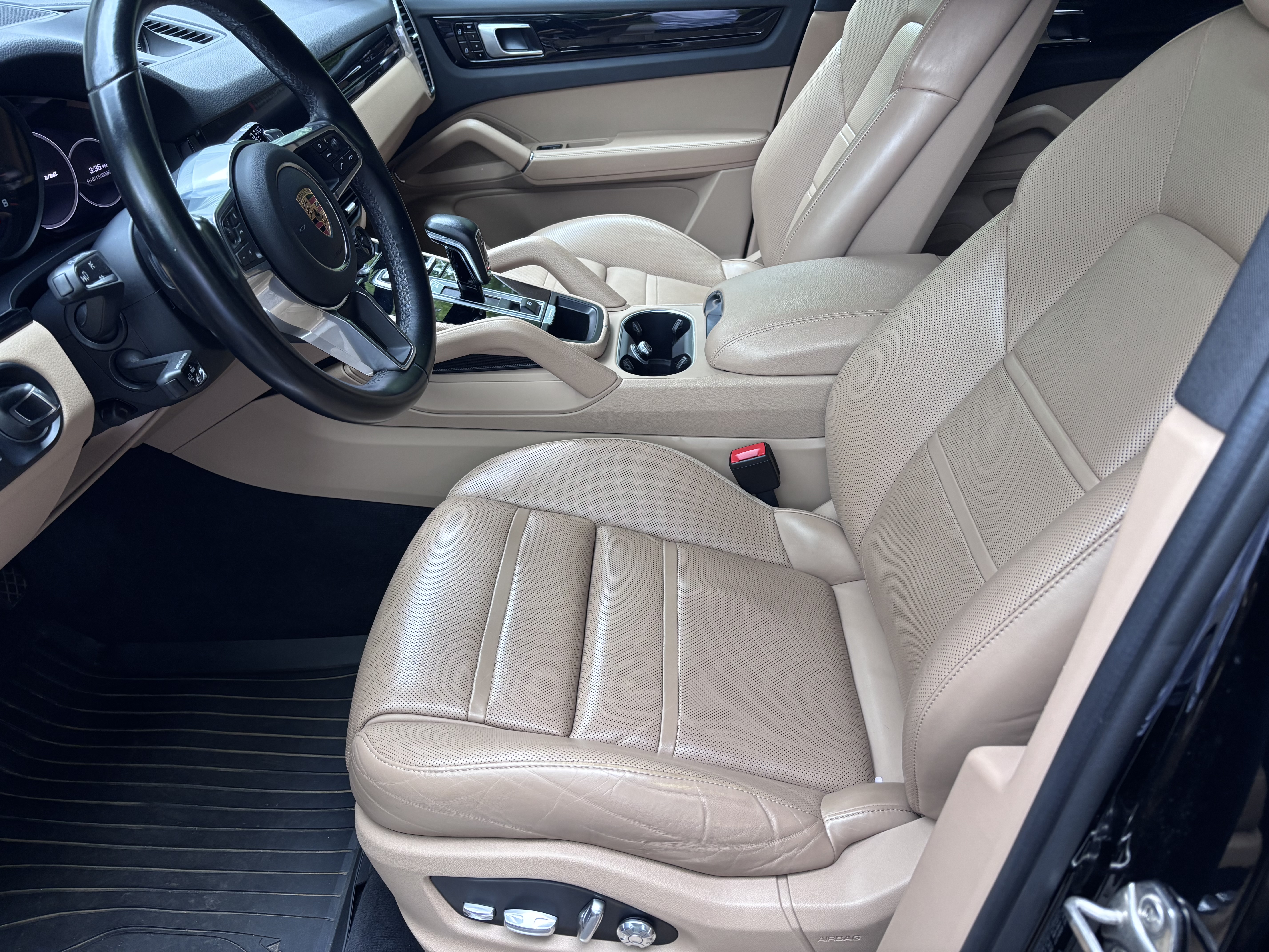 Used 2021 Porsche Cayenne AWD/4WD image 12
