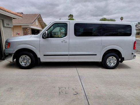 Used 2018 Nissan NV 3500 SV w/ Navigation Package RWD image 2