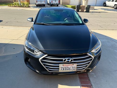 Used 2017 Hyundai Elantra SE image 8
